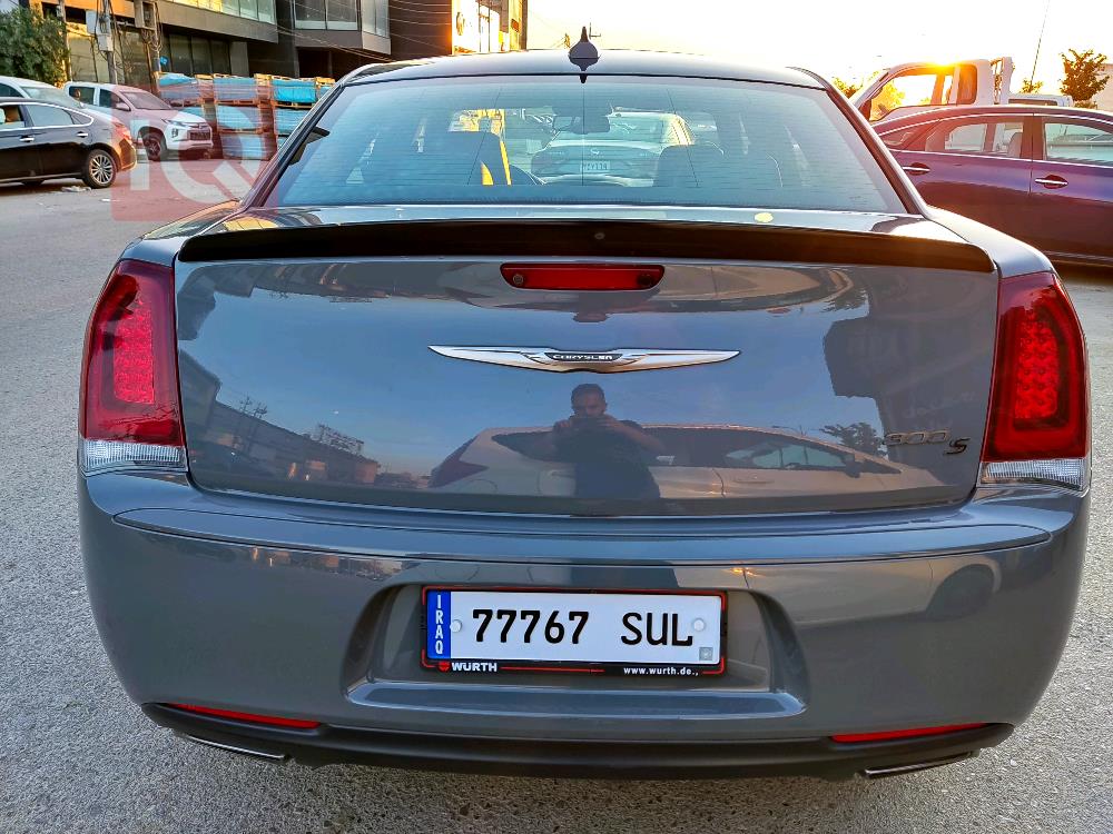 کرایسلەر 300